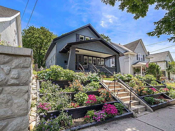 3rd image of 80 Arthur Ave NE