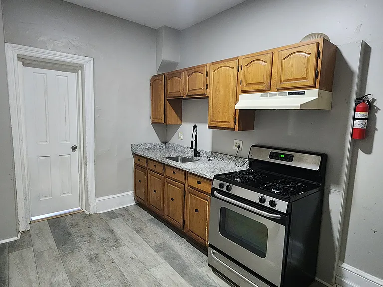 518 King St — Photo 7