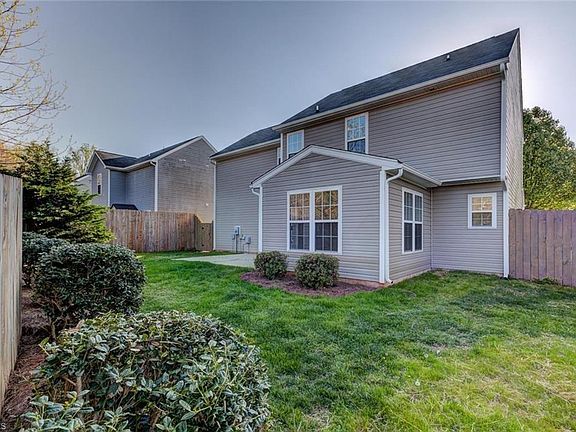 4th image of 144 Drewsbury Dr