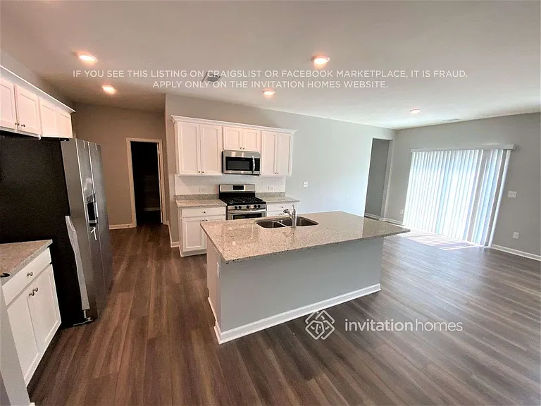 345 Amsterdam Way #257 — Photo 3