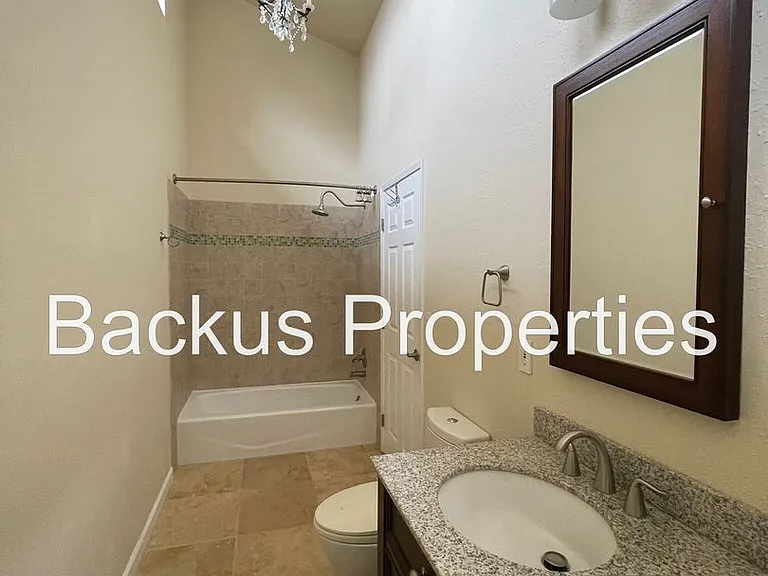 14685 Charter Oak Blvd — Photo 10
