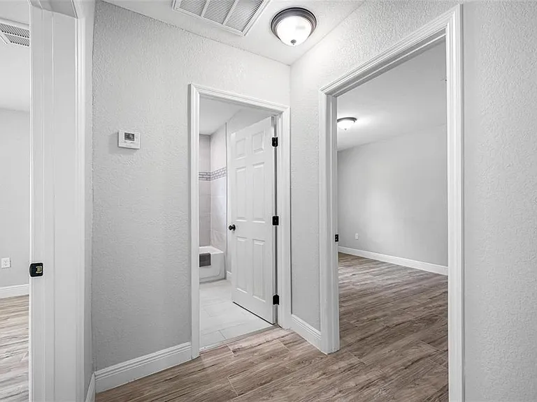 1901 E New Orleans Ave — Photo 13