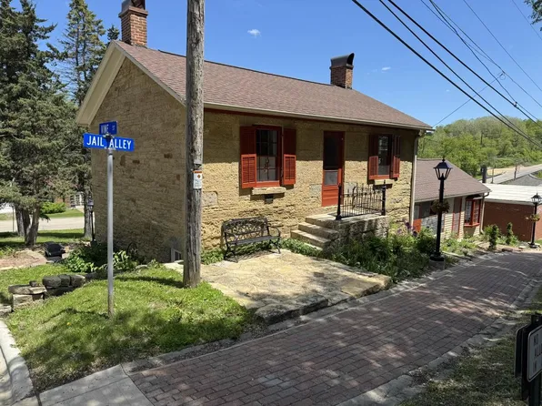 51 JAIL Alley, Mineral Point, WI 53565