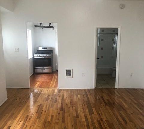 4th image of 2449 G St #1