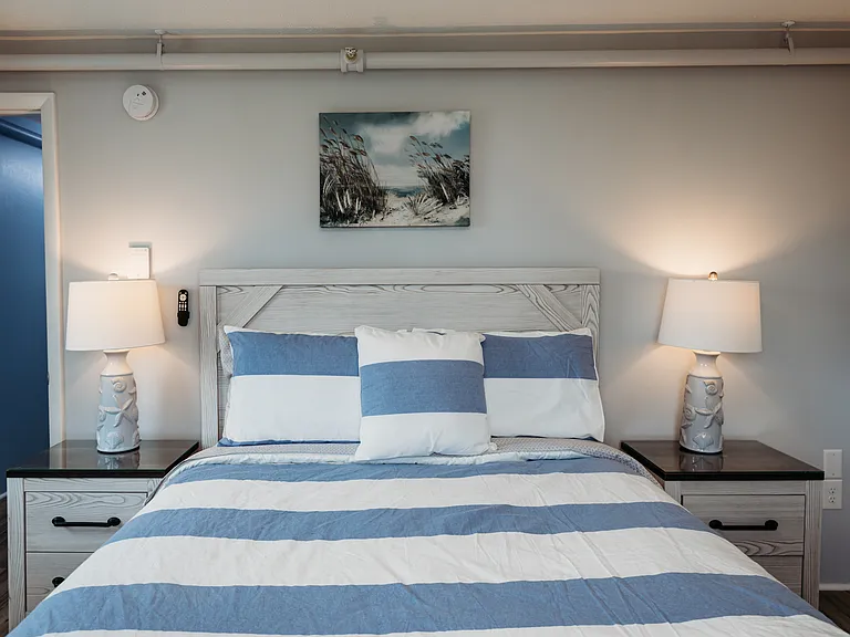 189 E Grand Ave #304 — Photo 9