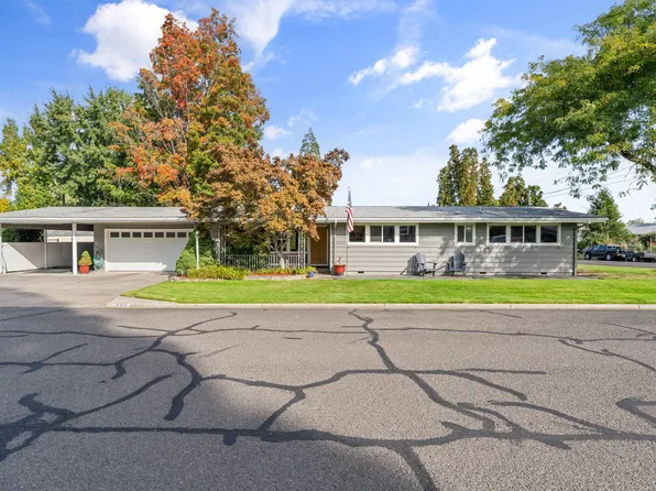 910 Crown Ave, Central Pt, OR 97502