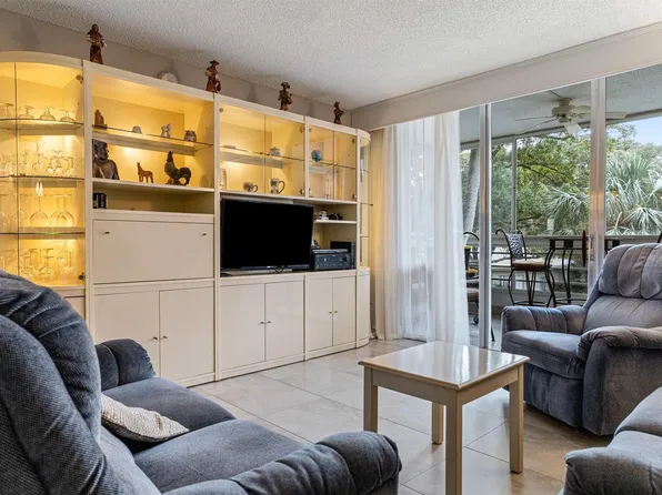 2999 NW 48th Avenue #348, Lauderdale Lakes, FL 33313