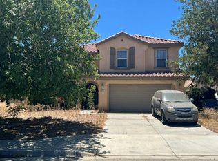 3056 E Newgrove St, Lancaster, CA 93535
