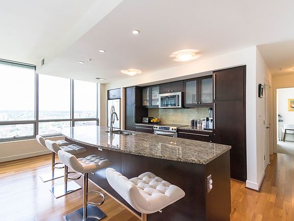 4th image of 675 President St Unit 2706