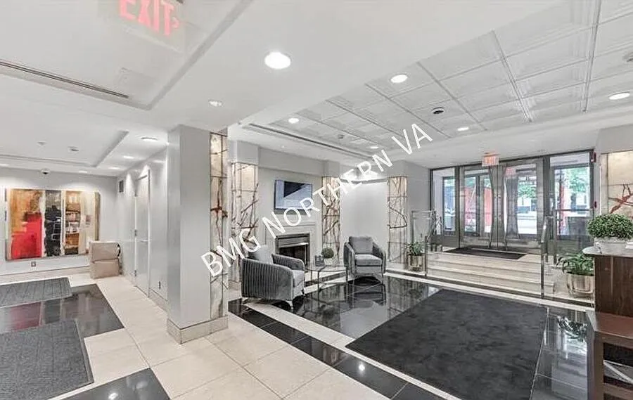Modern 2 Bed 2 Bath Condo In A Great Location In Central/Downtown DC-Includes One Parking Space — Photo 3