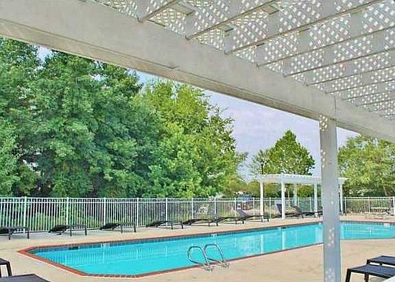 5th image of 5317 Warminster Dr Unit 204