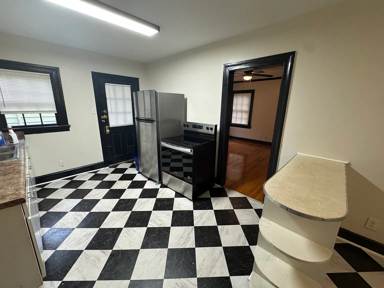 1412 Virginia St — Photo 2