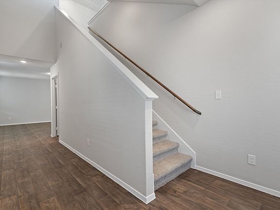5th image of 2713 Derwent Dr