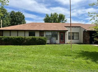 14 Sycamore Ln, Pryor, OK 74361