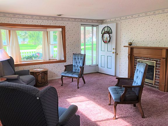 4th image of 1917 Hillsdale Dr