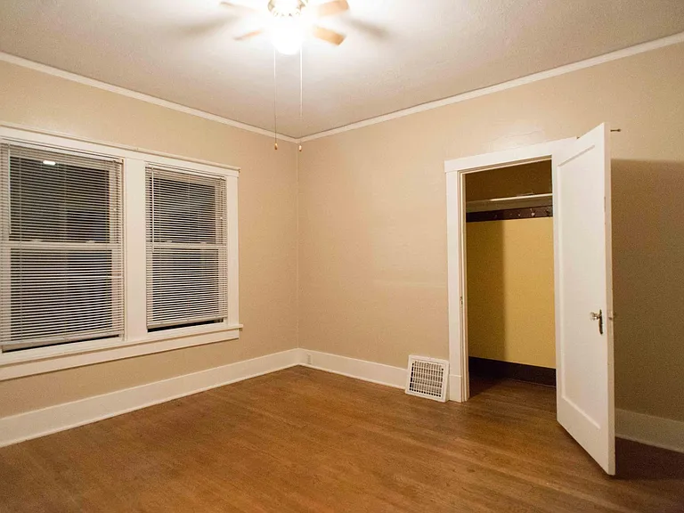 1240 Broadway N #2 — Photo 11
