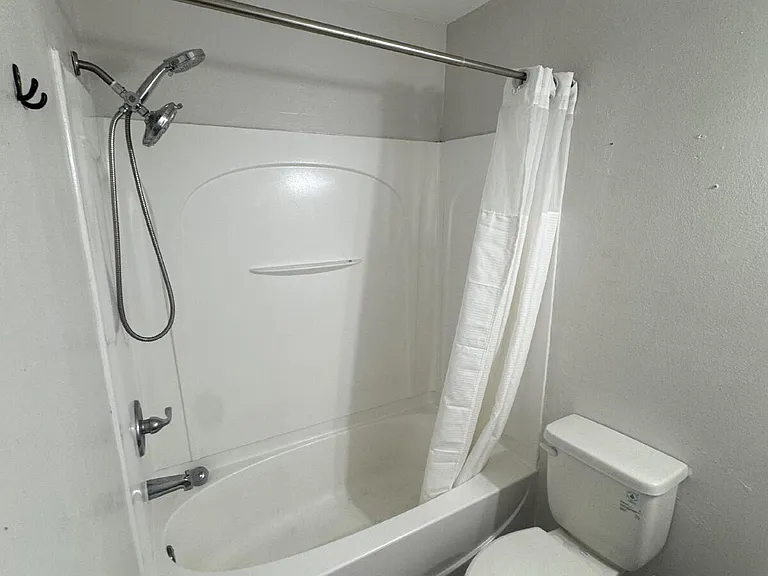 1711 W Carmen St #B — Photo 4