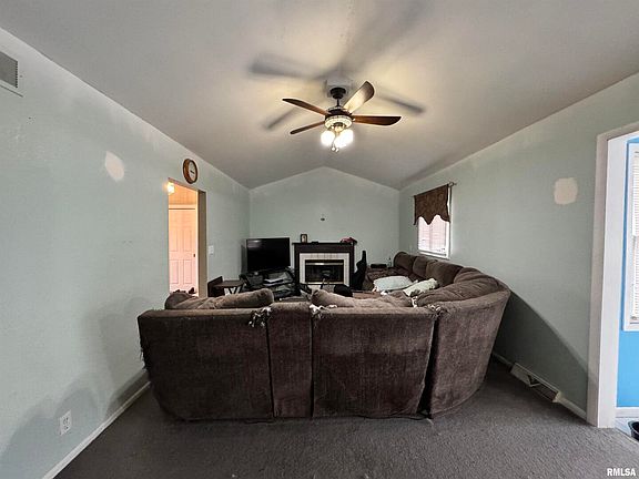2nd image of 1423 Rosehill Ave