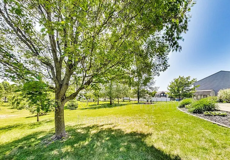 1047 Andrew Ct — Photo 44