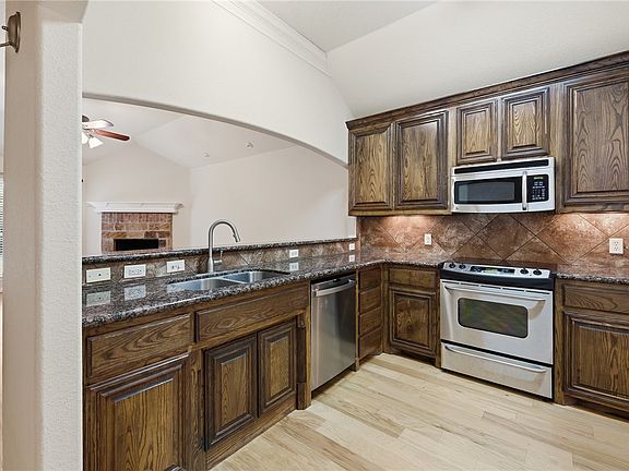 4th image of 2234 Carlisle Ct