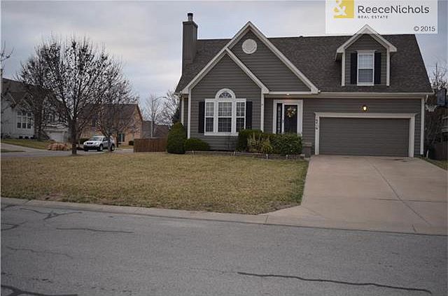 Move-In Ready 3 Bedroom 2 Full --2  Half Baths!