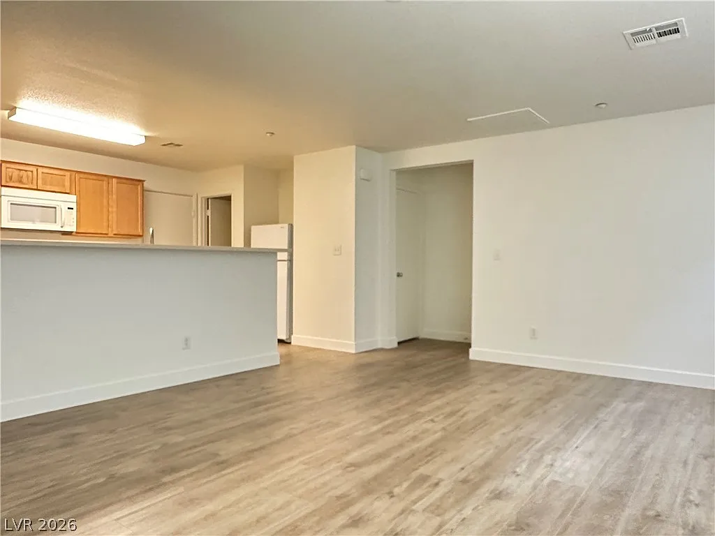 2 bed, 2.5 bath, 1220 sqft, $1,825 — Photo 4