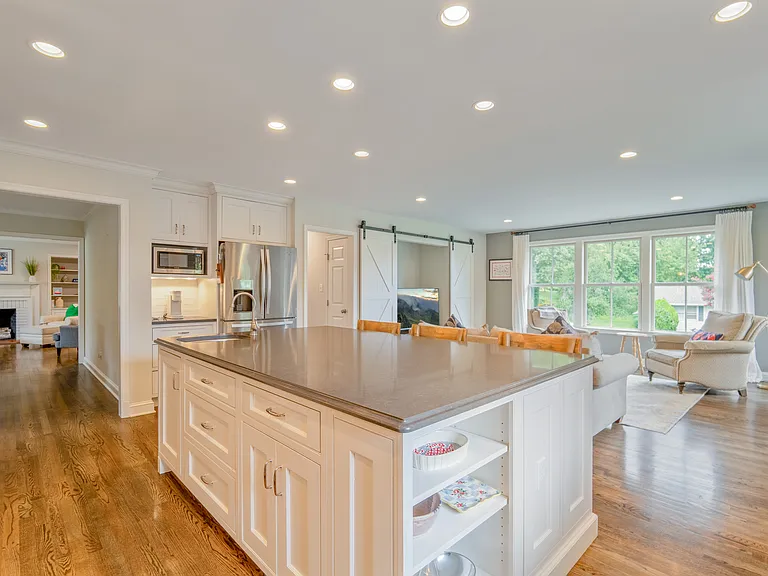 234 Providence Rd — Photo 9