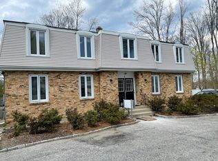 9 Shoreham Ct APT 5, Pawtucket, RI 02860