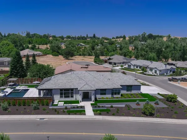 10201 Savannah Ct, Oakdale, CA 95361