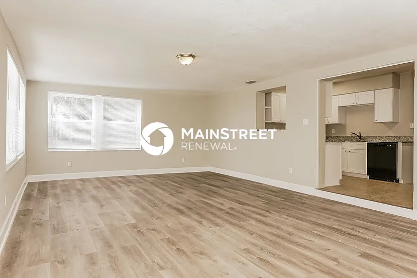 925 Allendale St — Photo 2