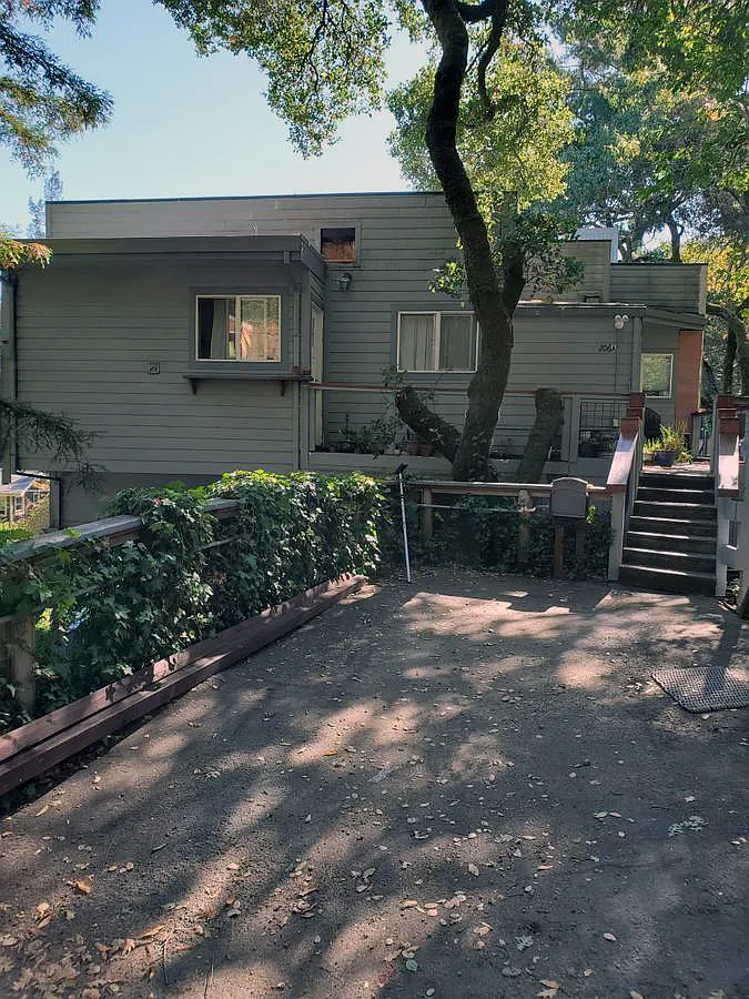 206 Ross Valley Dr — Photo 1