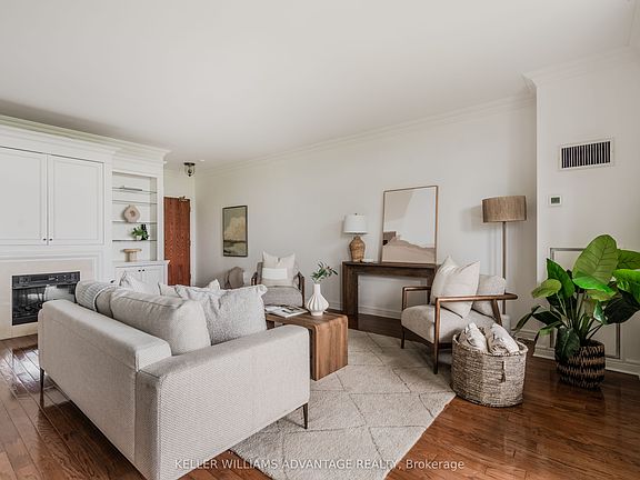 5th image of 9 Boardwalk Dr #321