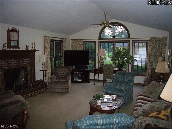 4th image of 2212B Foxden Dr #B