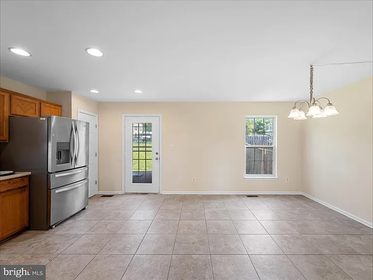 303 Pendleton Ln — Photo 6