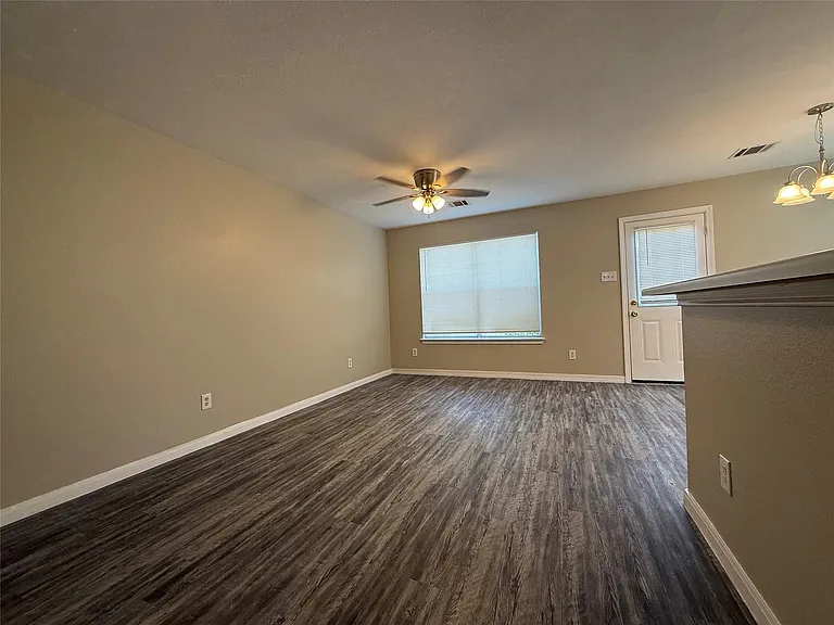 203 Marvin Cv — Photo 8