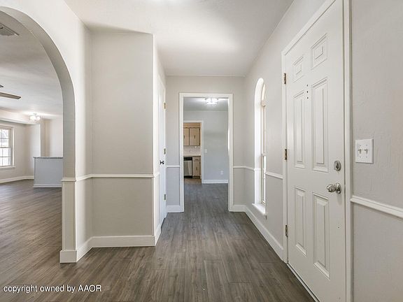 3rd image of 1106 Phillips Dr