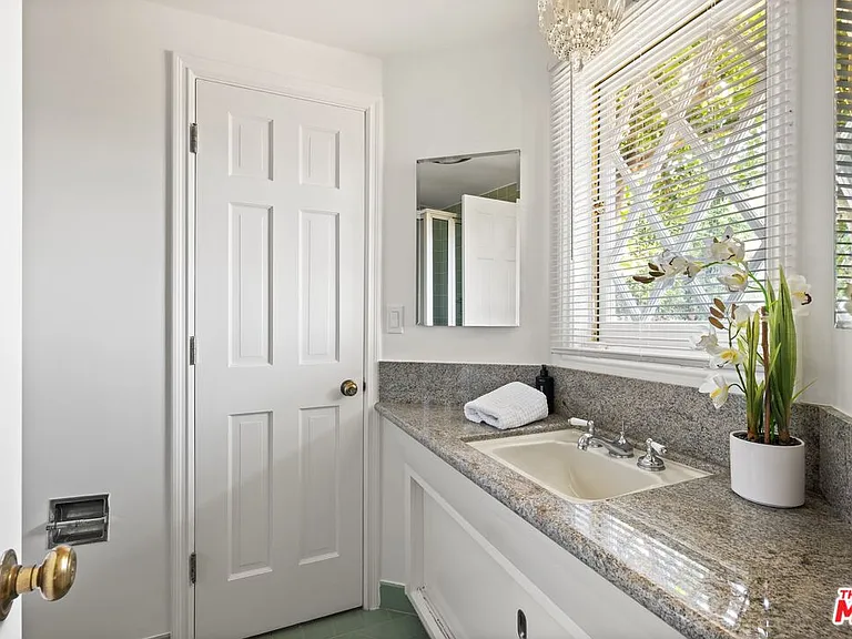 2317 Kimridge Rd — Photo 14