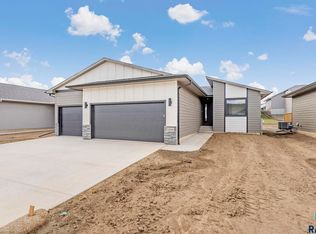 5500 E Brennan Dr, Sioux Falls, SD 57110