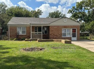 1663 S Woodlawn Blvd, Wichita, KS 67218
