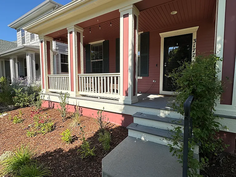 3177 Geneva Ct — Photo 2