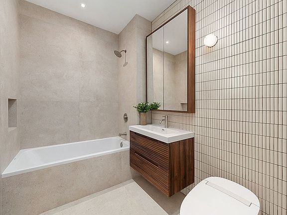 5th image of 701 Prospect Pl #501
