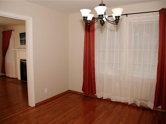 4th image of 214 Bedford Forest Ave
