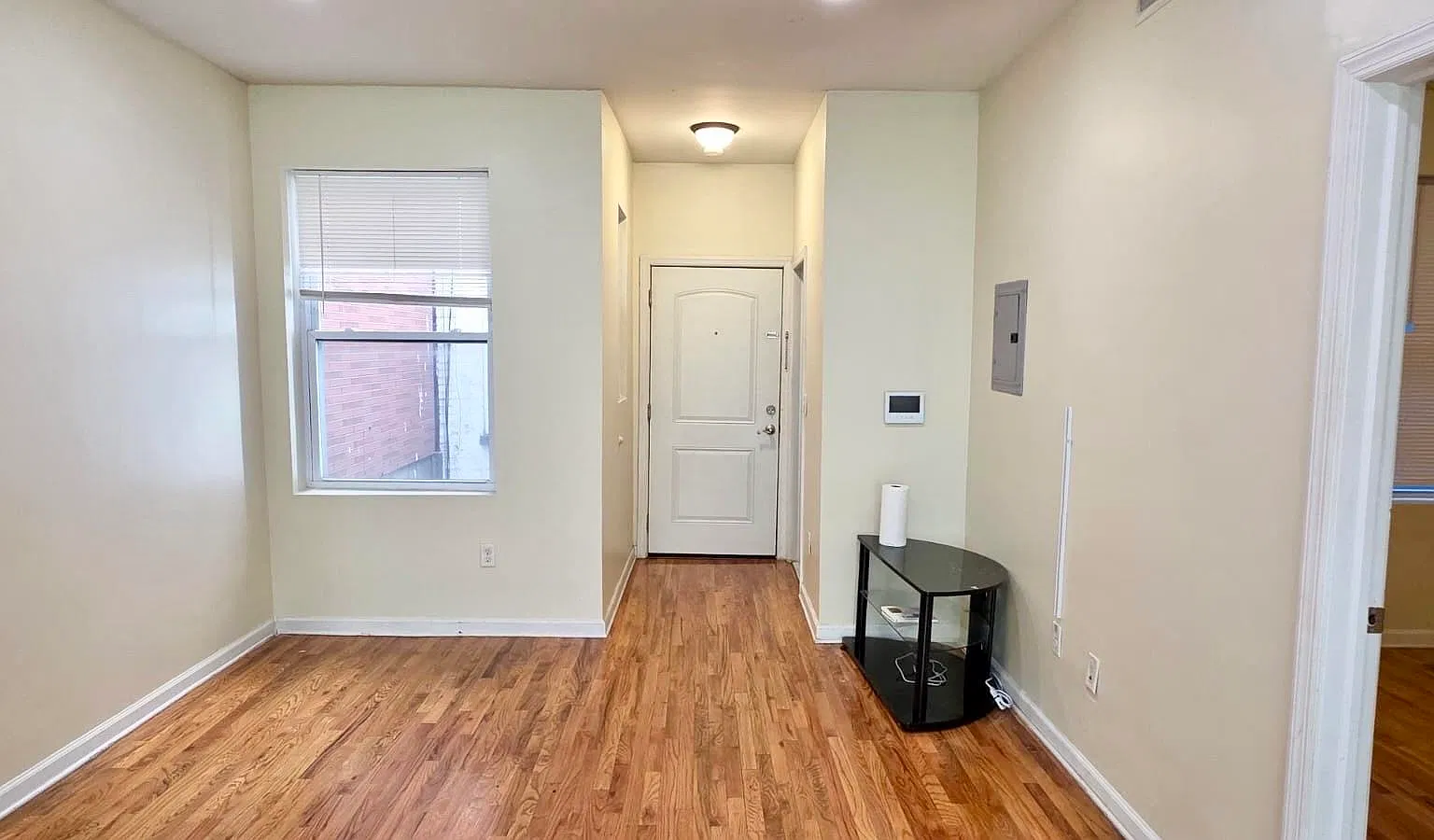 2 bed, 1.0 bath, $2,350 — Photo 2