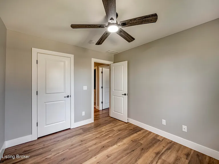 114 N Elm Grove Ave — Photo 27