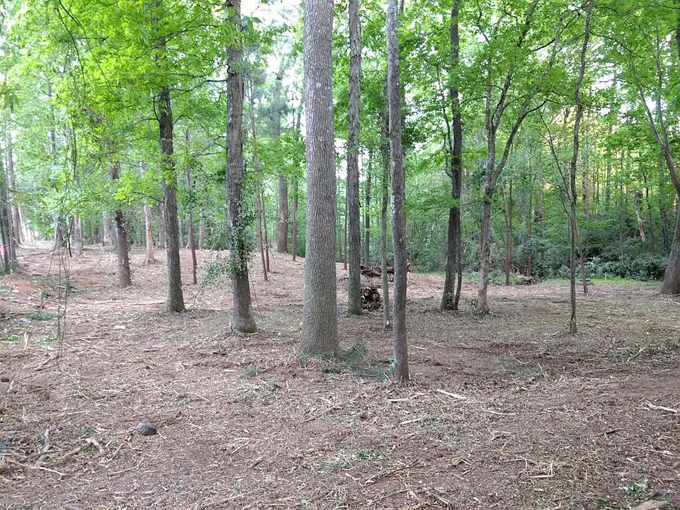 1st image of 303 Tifton Dr W