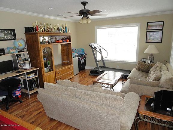 5th image of 11304 Chertsey Ln