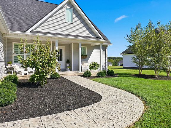 3rd image of 116 Allyson Cir