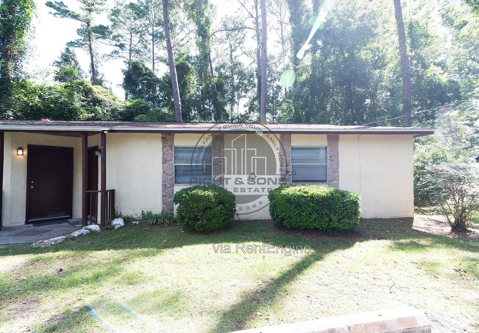 2 bed, 1.0 bath, 786 sqft, $1,075 — Photo 2