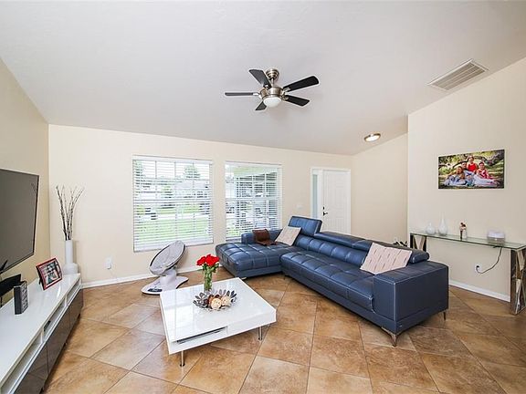 3rd image of 4201 Pincushion St