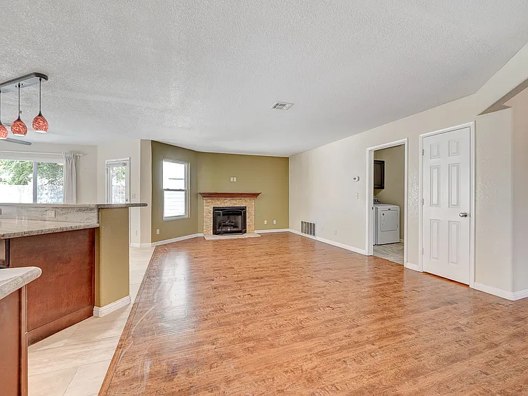 2733 Brookstone Ct — Photo 18